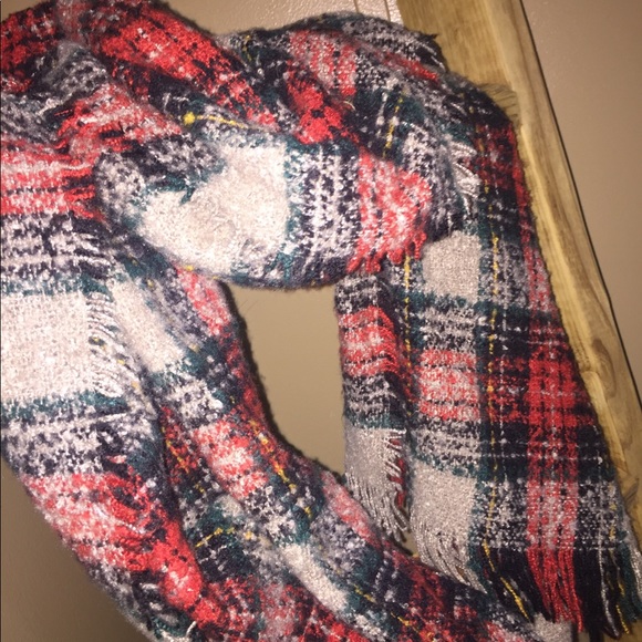 Huge Flannel Scarf - Picture 2 of 2